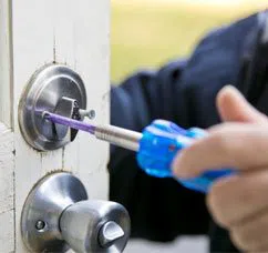 City Locksmith Store Satellite Beach, FL 321-336-7013 - 12-Changing-Locks