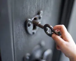 City Locksmith Store Satellite Beach, FL 321-336-7013 - 14-Unlock-Door